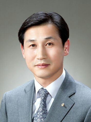 대구보건대 웰니스문화산업최고위과정 제3대 총동창회장으로 취임한 하윤수 대표이사. 대구보건대 제공