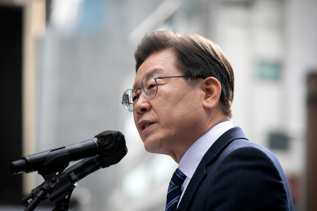 더불어민주당 이재명 대선 후보가 1일 서울 명동에서 열린