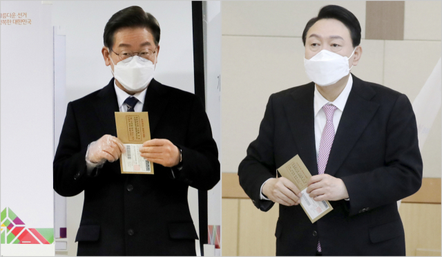 더불어민주당 이재명 대선 후보가 4일 오전 서울 중구 소공동 주민센터에 마련된 사전투표소에서 기표소를 나서고 있다.(사진 왼쪽) / 국민의힘 윤석열 대선 후보는 이날 오전 부산 남구청 대강당에 마련된 사전투표소에서 기표소를 나서고 있다. 연합뉴스