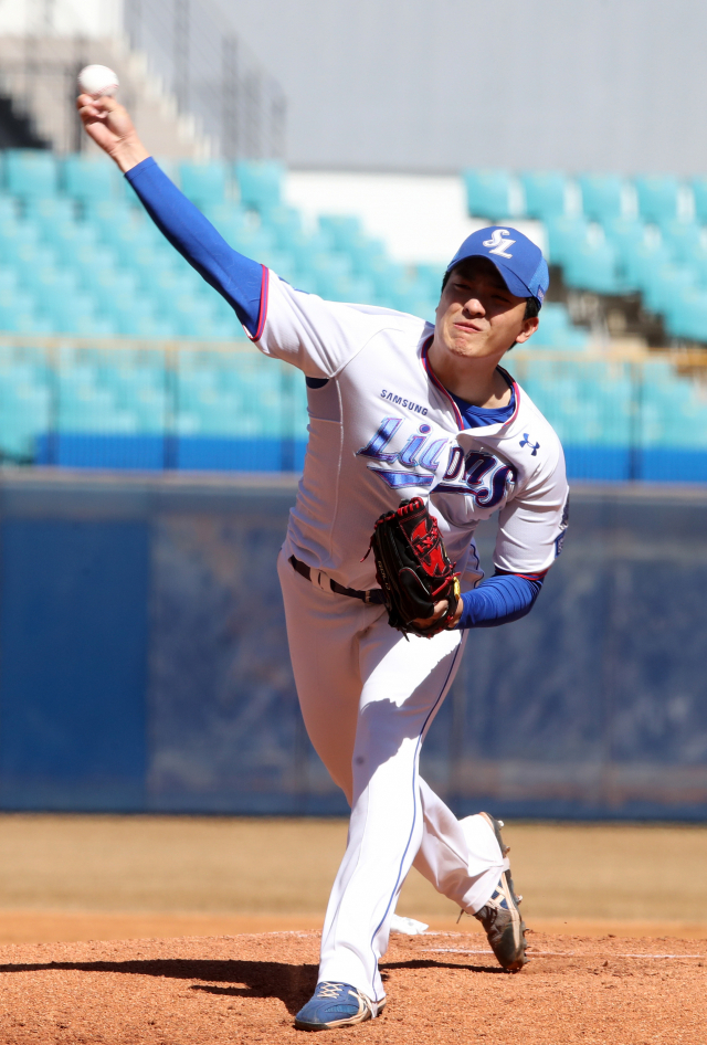 삼성라이온즈 이재희가 6일 대구삼성라이온즈파크에서 열린 SSG랜더스와 연습경기에서 선발로 나서 3이닝 2피안타 2볼넷 2실점을 기록했다. 삼성라이온즈 제공
