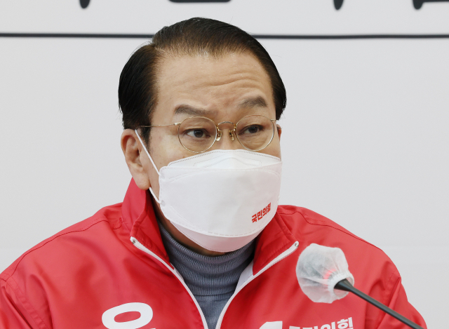 국민의힘 권영세 총괄선대본부장이 6일 오전 국회에서 열린 확대선거대책본부 회의에서 발언하고 있다. 연합뉴스