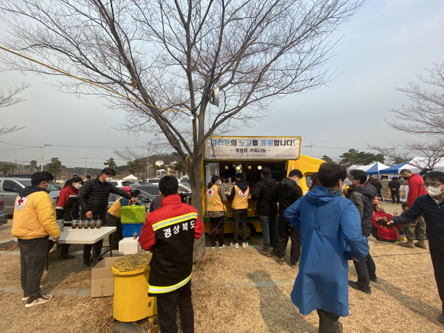 건설근로자공제회 대구지사는 울진 산불 진화로 고생하는 소방관 등을 대상으로 