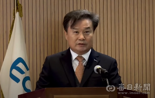 이동채 에코프로 회장이 지난달 28일 유튜브를 통해 미래비전과 경영혁신안을 밝히고 있다. 유튜브 캡처