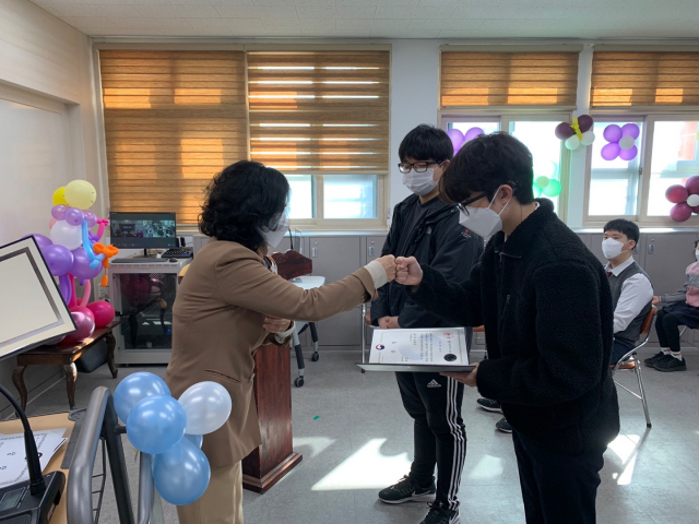 대구영화학교(교장 최정옥)는 지난해 진행된 교육부와 신한금융 희망재단이 함께하는