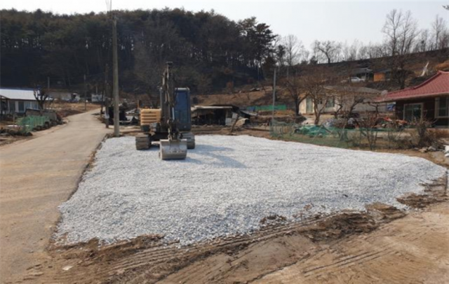 울진 북면 신화2리 임시주택 부지 조성 현장의 모습. 경북도 제공