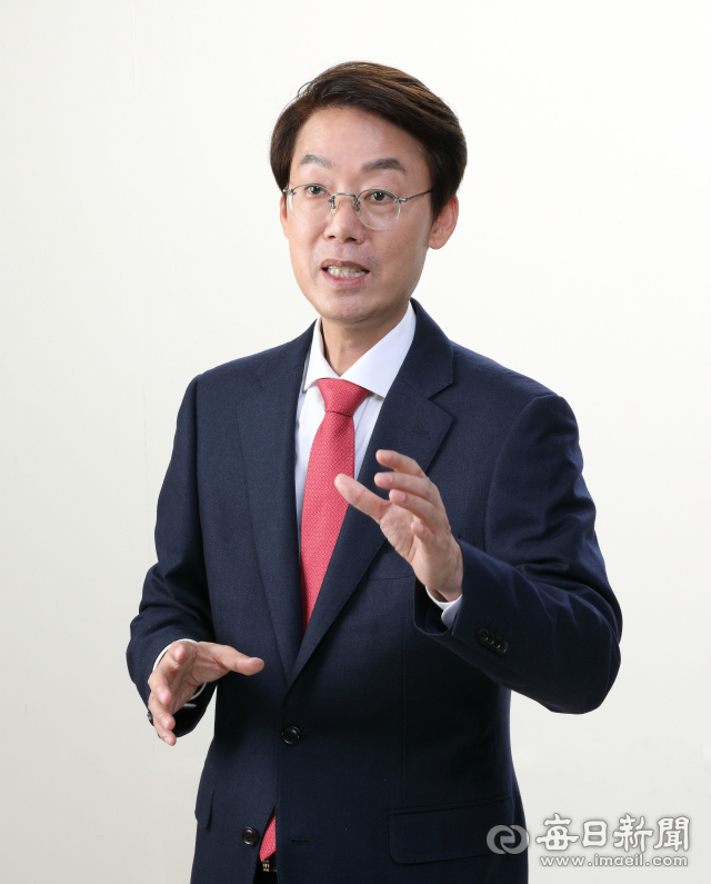 송경창 경산시장 예비후보가 9일 경산시장 선거 불출마를 선언했다.