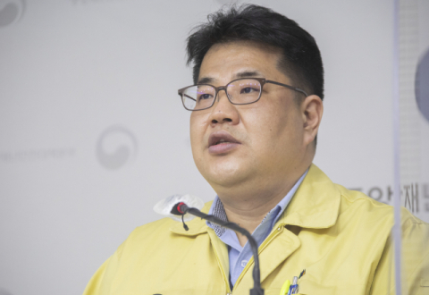 손영래 중앙사고수습본부 사회전략반장이 16일 정부세종청사에서 코로나19 중앙재난안전대책본부 비대면 정례브리핑을 하고 있다. [보건복지부 제공. 재판매 및 DB 금지] 연합뉴스