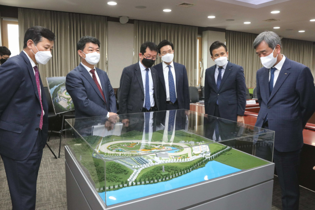 한국마사회는 17일 영천경마공원 건설을 위한 설계용역 완료 보고회를 열었다. 사진=한국마사회 제공