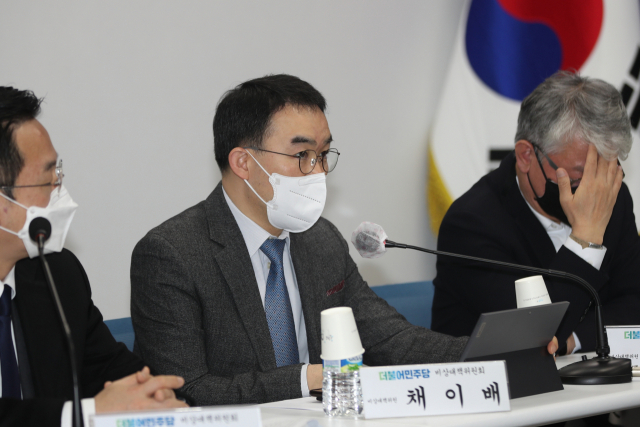 16일 오전 광주 서구 더불어민주당 광주시당에서 열린 비상대책위원회 현장 회의에서 채이배 비대위원이 발언하고 있다. 연합뉴스