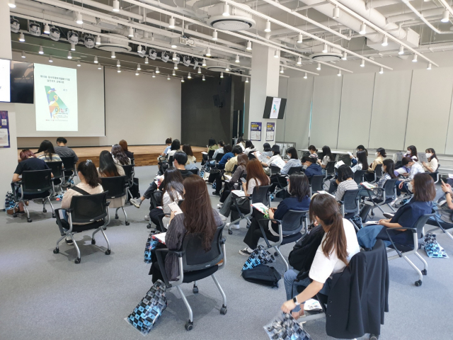 지난해 열린 제15회 대구국제뮤지컬페스티벌에 앞서 사전교육 중인 딤프지기 모습. DIMF 사무국 제공