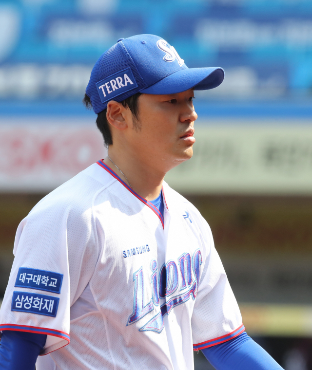 삼성라이온즈 좌완 백정현이 22일 대구에서 열린 키움히어로즈와 시범경기에서 마운드에 등판하고 있다. 삼성라이온즈 제공