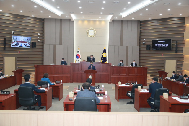 제8대 성주군의회는 24일 마지막 임시회를 개최했다. 성주군의회 제공
