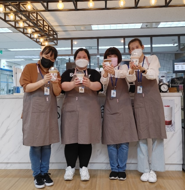 경북 구미 송정동의 한국장애인고용공단 경북지사 경북발달장애인훈련센터에서 바리스타 훈련생들이 