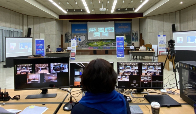 이달 20일 열리는 온·오프라인 취업박람회 참가자를 모집하고 있다. 빛글 협동조합 제공