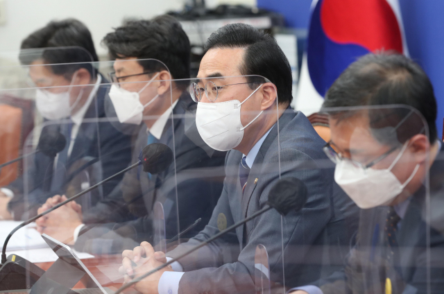 더불어민주당 박홍근 원내대표가 5일 오전 국회에서 열린 원내대책회의에서 발언하고 있다. 연합뉴스