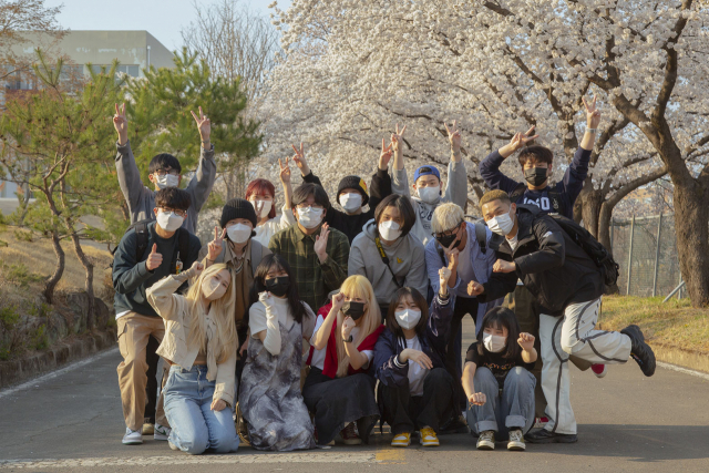 지난 4, 5일 경일대 캠퍼스에서는 무료로 사진을 촬영해 액자까지 제공하는 