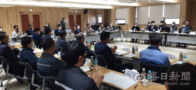 중소벤처기업진흥공단 경북남부지부와 아진산업㈜은 6일 아진산업 본사 대회의실에서 ESG 경영 실천 지원사업과 중대재해처벌법 설명회를 개최했다. 아진산업 제공