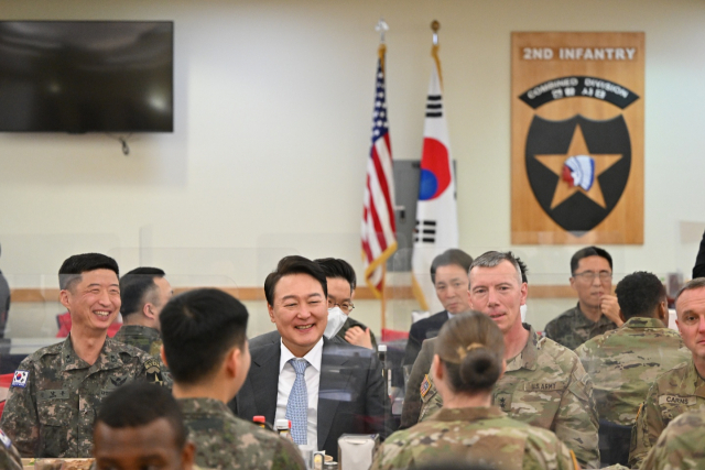 윤석열 대통령 당선인이 7일 오전 경기도 평택 주한미군 평택기지인 