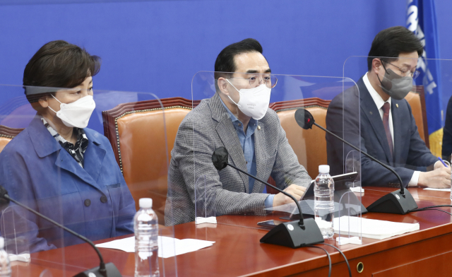 더불어민주당 박홍근 원내대표가 10일 국회에서 열린 국무총리 후보자 인사청문 준비회의 1차 회의에서 발언하고 있다. 연합뉴스