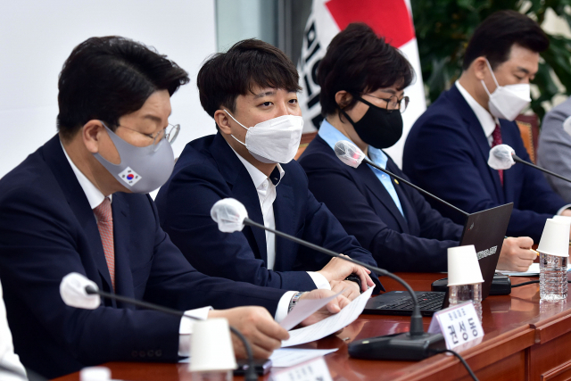 국민의힘 이준석 대표가 14일 오전 국회에서 열린 최고위원회의에서 발언하고 있다. 연합뉴스