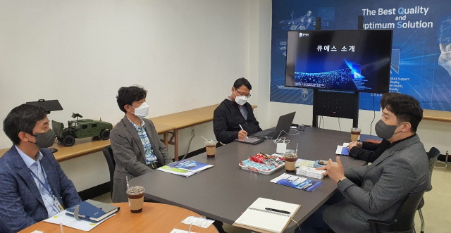 구미시, 방위사업청 방산기업원스톱지원센터, 구미국방벤처센터 관계자들이 구미 산동읍의 방산기업 ㈜큐에스에서