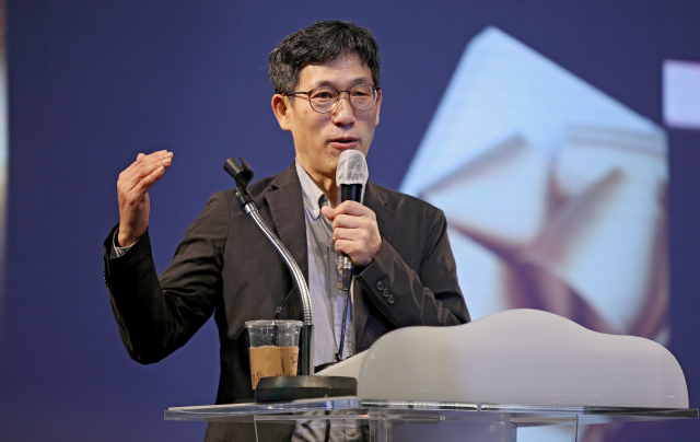 진중권 전 동양대 교수가 매일 탑 리더스 아카데미 15기 입학식 및 2020년 하반기 개강식에서 