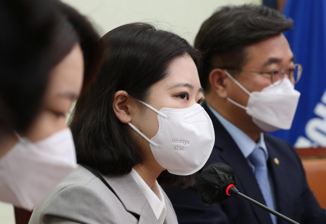 더불어민주당 박지현 공동비대위원장이 25일 오전 국회에서 열린 비상대책위원회의에서 발언하고 있다. 연합뉴스