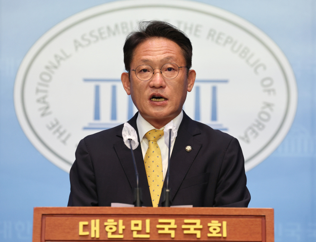 정의당 배진교 원내대표가 21일 국회 소통관에서 검찰개혁 관련 기자회견을 하고 있다. 연합뉴스
