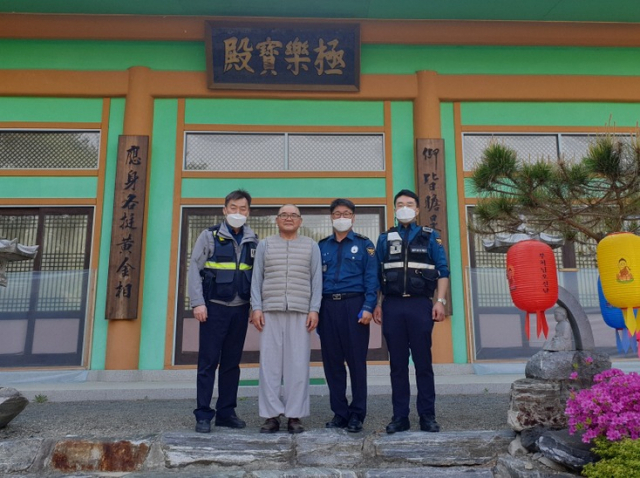 예천경찰서 호명지구대 직원들이 특별방범예방 활동을 앞두고 지난 25일 호명면 진광사와 연화사 등을 사전 답사했다. 예천경찰서 제공