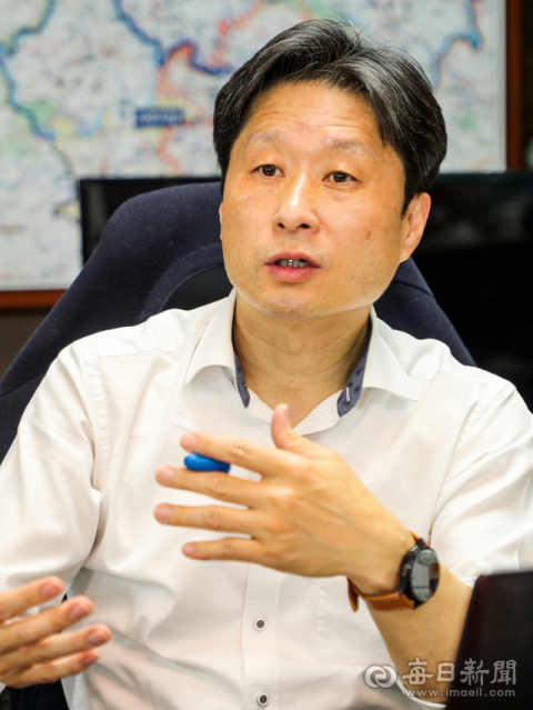 27일 오후 대구지방검찰청에서 김후곤 대구지검장이 매일신문과 인터뷰를 하고 있다. 안성완 기자 asw0727@imaeil.com
