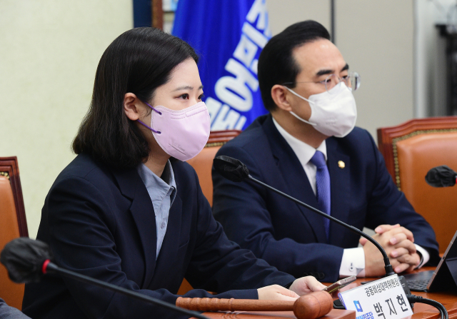 더불어민주당 박지현 공동비대위원장이 2일 오전 국회에서 열린 비상대책위원회의에서 발언하고 있다. 연합뉴스