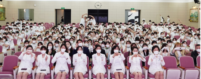 경운대 간호학과 학생, 교수 등 관계자들이