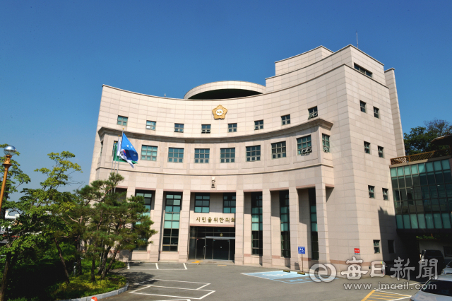 국민의힘 경산시의원 공천에서도 불공정 시비로 후폭풍이 불고 있다. 사진은 경산시의회 전명. 매일신문DB