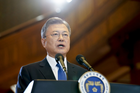 검찰, 문재인 전 대통령 뇌물 혐의로 기소