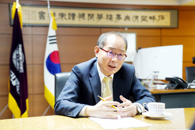 올해 개교 54주년을 맞은 영남이공대의 이재용 총장은 향후 100년 대학으로 이어갈 새로운 도약을 준비하고 있다. 영남이공대 제공