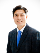 김위한(사진 왼쪽에서 세번째) 더불어민주당 안동시예천군 지역위원장이 10일 안동시장 출마를 선언했다. 엄재진 기자