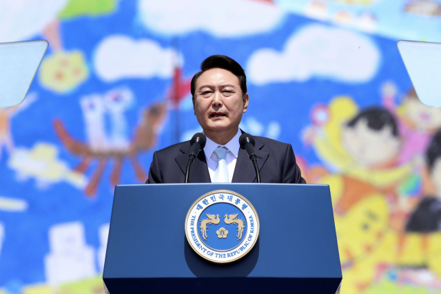 윤석열 대통령이 10일 국회에서 열린 제20대 대통령 취임식에서 취임사를 하고 있다. 연합뉴스