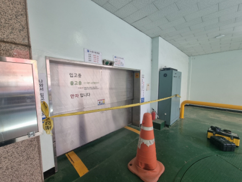 지난 7일 대구 북구 관음동 한 상가 건물의 기계식 주차장에 진입하던 차량이 지하로 추락해 인명피해가 발생했다. 20대 이상 기계식 주차장에는 관리인이 있어야 하지만, 해당 건물의 경우 상주하는 관리인은 없었다. 매일신문 DB