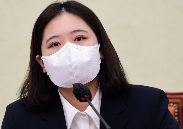 더불어민주당 박지현 공동비상대책위원장이 6일 서울 여의도 국회에서 열린 비상대책위원회의에서 발언하고 있다. 연합뉴스