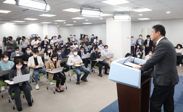 김태효 국가안보실 제1차장이 18일 오후 서울 용산 대통령실 청사 오픈라운지에서 한미 정상회담 관련 브리핑을 하고 있다. 연합뉴스