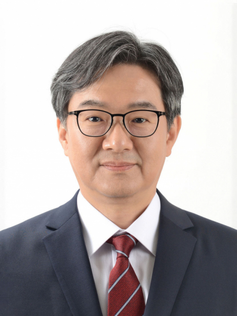 윤재웅 교수