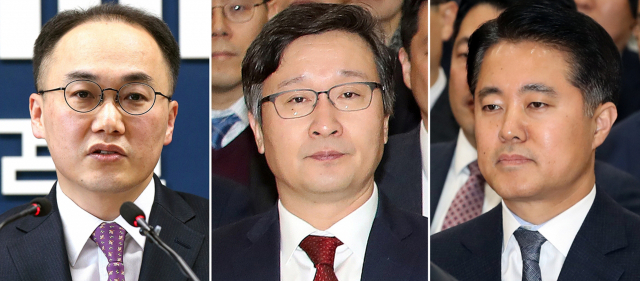 현재 공석인 검찰총장을 대행할 대검찰청 차장검사에 이원석 제주지검장(왼쪽)이 임명됐다. 또 서울중앙지검장에는 윤석열 대통령이 검찰총장일 때 서울중앙지검 3차장검사를 지낸 송경호 수원고검 검사, 법무부 검찰국장에는 신자용 서울고검 송무부장(오른쪽)이 각각 임명됐다. 연합뉴스