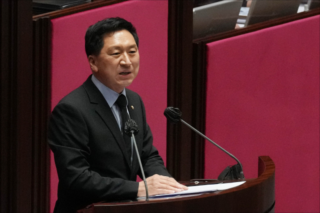 국민의힘 김기현 의원이 20일 오후 국회 본회의에서 자신의 징계안에 대해 변명을 하고 있다. 연합뉴스