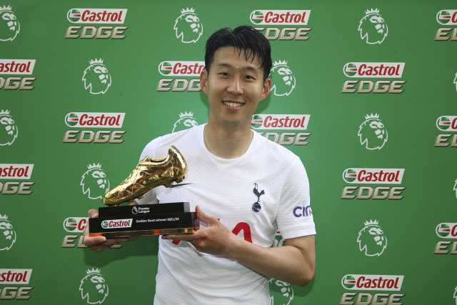 영국 잉글랜드 프리미어리그(EPL) 토트넘 홋스퍼의 손흥민이 22일(현지시간) 노리치의 캐로 로드에서 열린 노리치 시티와의 최종 38라운드 경기 종료 직후 