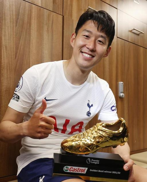 2021-2022시즌 잉글랜드 프로축구 프리미어리그(EPL) 득점왕에 빛나는 손흥민(토트넘)이 23일 자신의 인스타그램 계정을 통해 