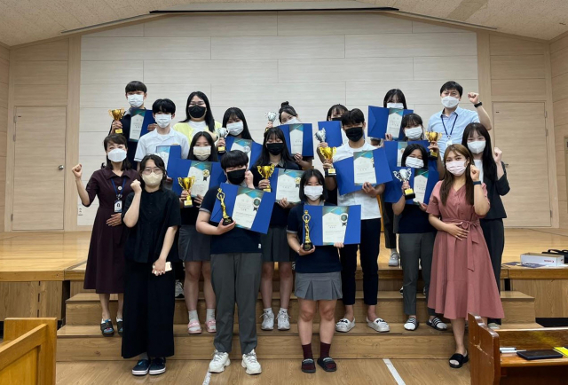 동산고 학생들이 뷰티대회에서 상을 휩쓸었다. 동산고 제공