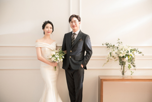 윤용웅 군, 김고은 양.