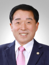 최훈식 의성군의회 후반기 신임 의장.