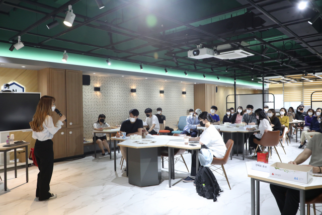 금오공대에서 김채린 작가 초청, 