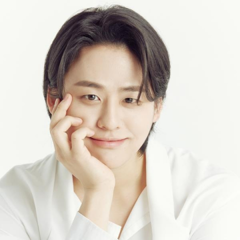 가수 이솔로몬